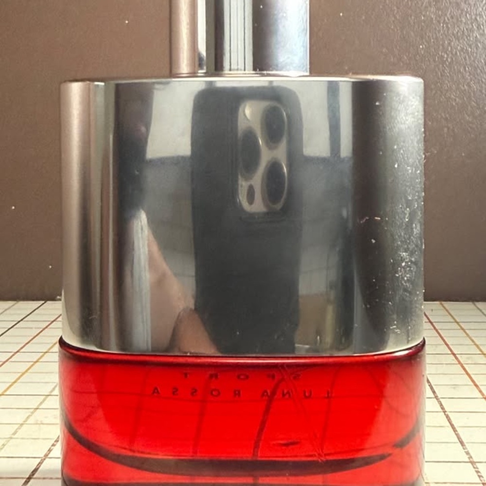 Prada - Picture 2 of 5